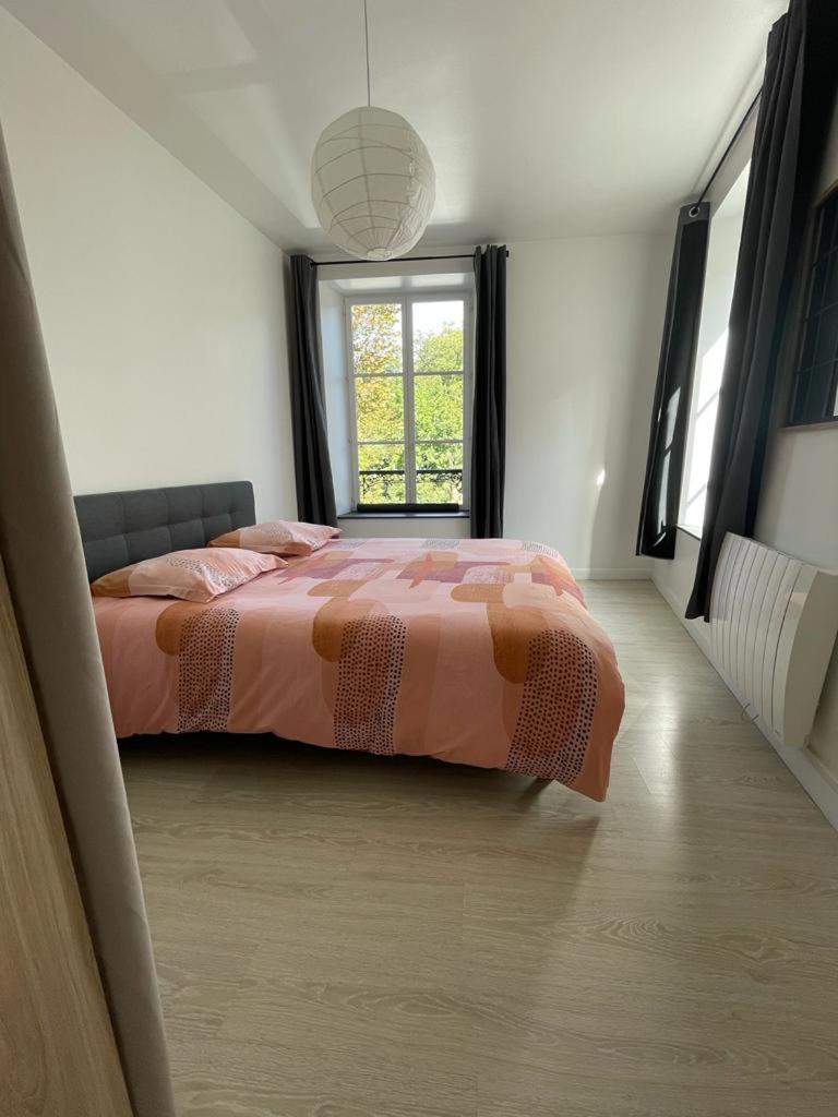 Appartement Le Petit Charcot Charleville-Mézières Esterno foto