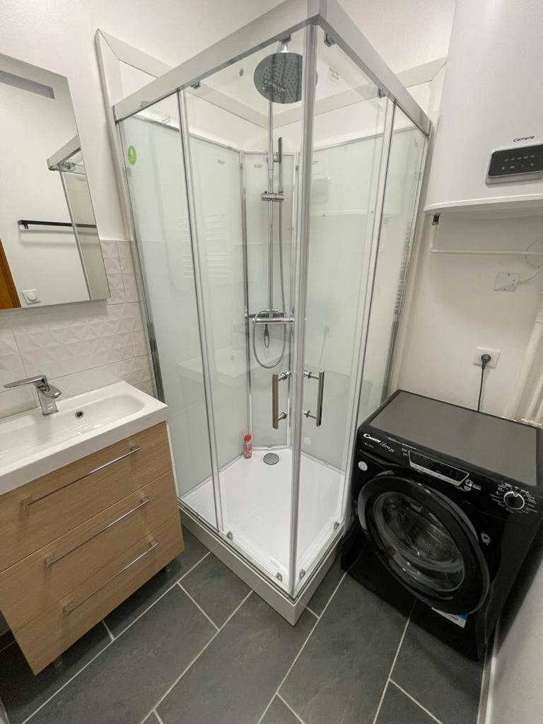 Appartement Le Petit Charcot Charleville-Mézières Esterno foto