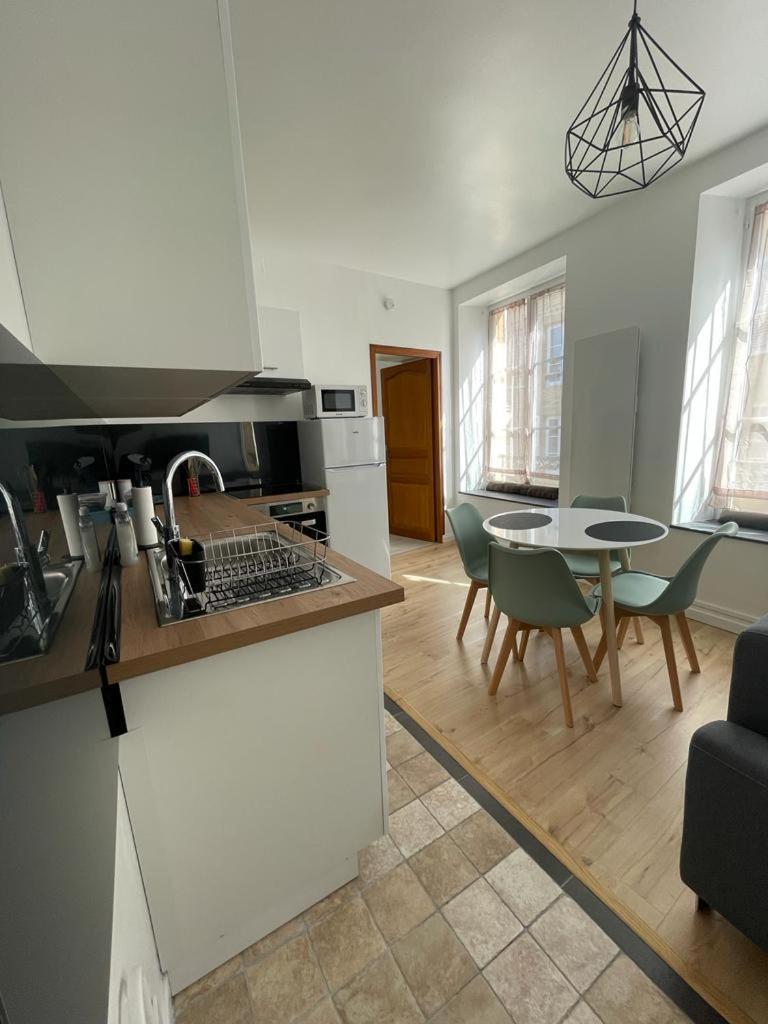 Appartement Le Petit Charcot Charleville-Mézières Esterno foto
