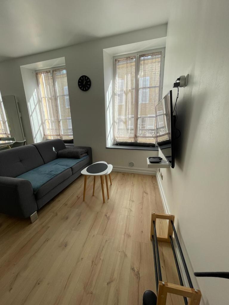 Appartement Le Petit Charcot Charleville-Mézières Esterno foto